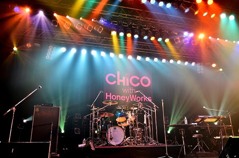 ＣＨｉＣＯ　ｗｉｔｈ　ＨｏｎｅｙＷｏｒｋｓ「CHiCO with HoneyWorks 自身初の全国ツアーも大盛況!! 次作『カヌレとウルフ』は水波風南の『泡恋』とコラボ!?」1枚目/5