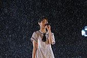 「乃木坂46 メンバーびしょ濡れの神宮球場アクト！ 460発の打ち上げ花火も」1枚目/11