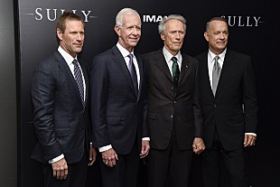 「『ハドソン川の奇跡』作品の舞台となったNYでプレミア開催、トム・ハンクスやイーストウッドらが登場」