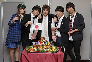 「TVアニメ『私がモテてどうすんだ』第1話先行上映会 島崎信長が松岡禎丞に“あ～ん”!? 30歳の誕生日を祝福」