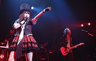 「TRUSTRICK（神田沙也加×Billy） 坂本真綾のカバー曲も披露した“これまでのTRUSTRICKが全部詰まった1日”」