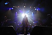 「defspiral、年末恒例ワンマンライブを開催「みんなの思いに対しての”こたえ”を届けられたら」」1枚目/8
