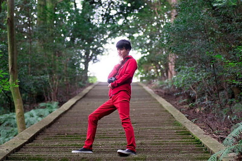 「妄想で“カニエ・ウェストの新作”を作り上げたTOYOMU デビューEP『ZEKKEI』11月リリース&ティザー映像公開」1枚目/2