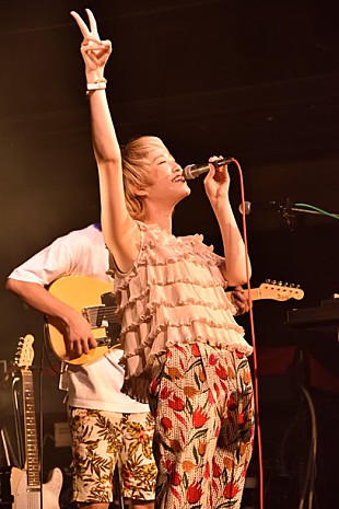 「しなまゆ 「佐々木希でぇーす！」笑顔が飛び交った1年9か月ぶりのワンマン……“ひらき直った”彼女たちの真のステージ」