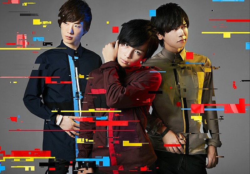 「トラフィックライト。 デビューシングルのジャケット公開!」1枚目/7