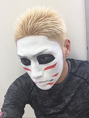 「金爆・樽美酒研　ブログで報告「朝起きたら、金髪になってた。」にファン騒然」