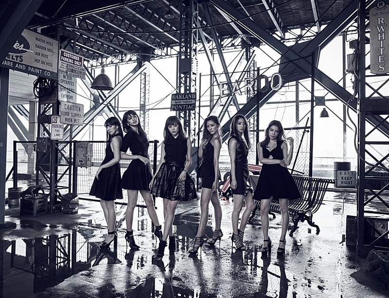 「Flower 両A面ニューシングル『モノクロ/カラフル』来年1月リリース! 事前予約でメンバーとの記念撮影会に招待」1枚目/1