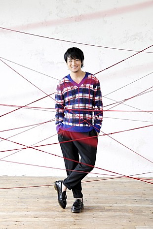 「遊助 ニューシングル『凛』MV完成！ 幻想的な作品に佐々木萌詠も色を添える」