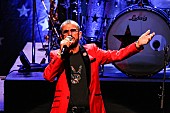 「リンゴ・スター＆ヒズ・オール・スター・バンドによる来日ツアーがスタート、往年のヒット曲とリンゴのユーモア溢れる人柄にノックアウト」1枚目/2