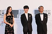 「佐々木希のシースルードレスにイェソン（SUPER JUNIOR）もドキドキ！ W主演映画のレッドカーペットに登場」1枚目/14