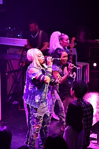 TLC ファン感涙の来日ツアー初日をレポート | Daily News | Billboard