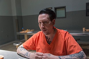 「マリリン・マンソン怪演、『サンズ・オブ・アナーキー』最終シーズンにほぼスッピンで出演」