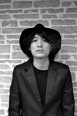 「石崎ひゅーい ニューアルバム『アタラズモトオカラズ』12月リリース＆ワンマンも開催」