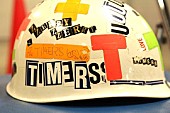 「THE TIMERSの衣装がタワーレコード新宿店で展示決定」1枚目/9