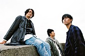 「RADWIMPS 西武新宿駅前ユニカビジョンにて特集番組放映！ オリジナルポスターのプレゼントも」1枚目/1