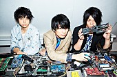 「UNISON SQUARE GARDENのライブ＆ドキュメンタリー特番が2017年元日に放送決定」1枚目/5