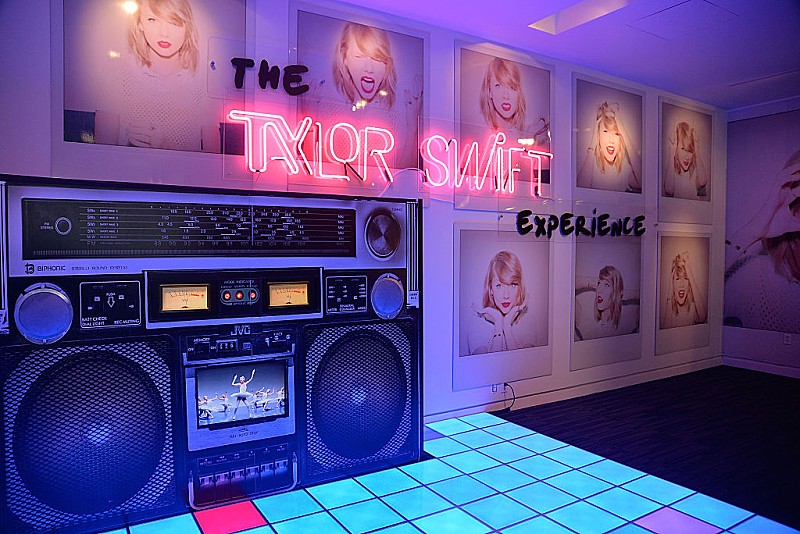 「テイラーの魅力が詰まった展示会【テイラー・スウィフト・エクスぺリエンス】をレポート」1枚目/1