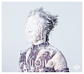 「T.M.Revolution 20周年ベスト“ウィンタージャケット仕様”CM公開！『M-1』ファイナリストのあの芸人が出演」1枚目/2