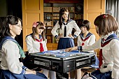 「実写版『咲-Saki-』OPテーマ「きみにワルツ」浜辺美波/浅川梨奈/廣田あいか/古畑星夏/山田杏奈の笑顔はじけるMV公開」1枚目/3