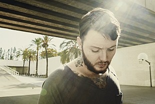 「ジェイムス・アーサー、“異端児シンガーソングライター”が贈る最新AL国内盤リリース決定」