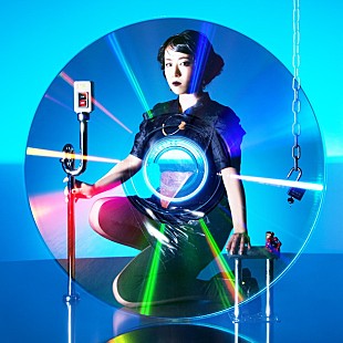 「テンテンコ＆最新作『工業製品』アートワーク担当・長尾謙一郎のスタジオライブ映像公開」