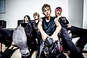 「ONE OK ROCKの新ALより「We are」のミュージックビデオが公開」1枚目/1