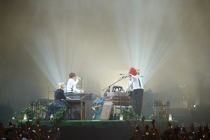 Sekai No Owari 豪華なライブセット52品をオークションに出品 売上げは動物殺処分ゼロ支援の寄付へ Daily News Billboard Japan