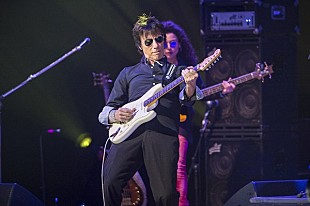 「ジェフ・ベック、来日中の最新インタビューが到着「日本に戻り続けていられることを、心から嬉しく思っている」」