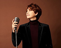 キュヒョン（SUPER JUNIOR）、ソロ活動初のTV生出演決定＆スタジオ