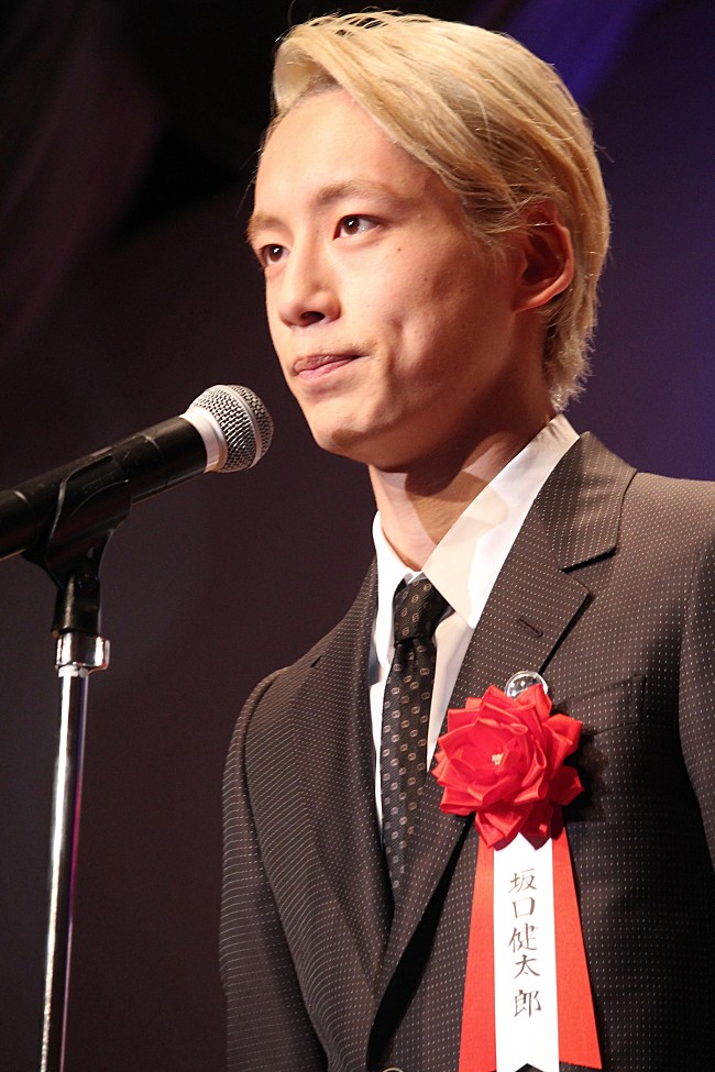 「坂口健太郎、高畑充希にスピ－チ相談？　「仲良くさせていただいております」」1枚目/1