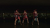 「Perfume、東京タワーと夜景をバックに「TOKYO GIRL」を生披露」1枚目/2
