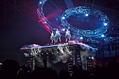 「Perfume、昨年の『COSMIC EXPLORER』ツアー収めたライブBD＆DVDを4/5リリース＆ティザー映像公開」1枚目/5