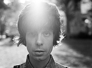 「ボン・イヴェールが新作でサンプリングしたアイルランドの逸材＝フィオン・レーガン、5thアルバムを発表」