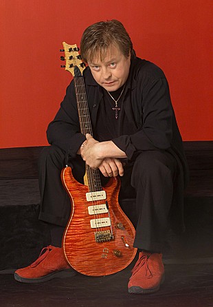 「リック・デリンジャー、機内に拳銃を持ち込み罰金刑に　これまで年間30回以上携帯と話す」