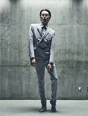 「デヴィッド・ボウイ写真展トークショーのゲストに志磨遼平（ドレスコーズ）が決定」