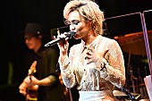 「Crystal Kay「忘れられないスペシャルな夜にします！」、ビルボードライブ初単独公演をレポート」1枚目/6