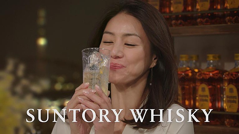 「井川遥のドキッとするようなやりとり　カバ－するのはＥＸＩＬＥ　ＡＴＳＵＳＨＩ」1枚目/1