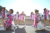 「Cheeky Parade、“チキ晴れの空”に響き渡る「Shout along!」、8か月を迎えた7人の事実」1枚目/16