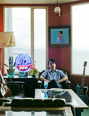 「ゼロ年代以降の音楽シーン重要ギタリスト=カシーフが初のオリジナル・アルバムを発表」