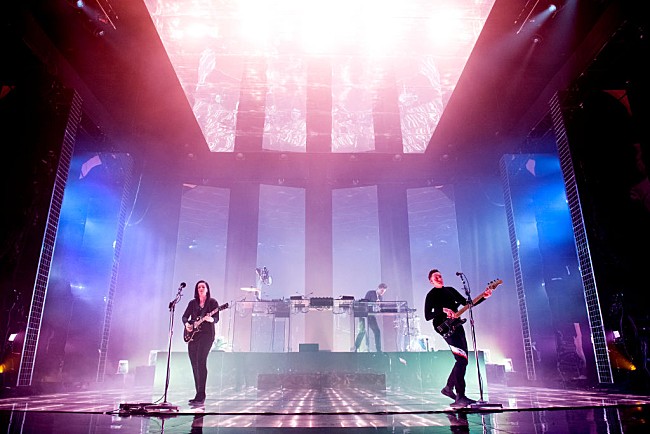 「ザ・エックス・エックス、ゲストにキャット・パワー/フローレンス/ロビン他を迎えた8日連続公演を完走」1枚目/1