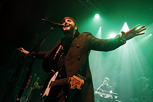 「ジェイムス・アーサー、最新ロンドン公演ライブ・レポート到着」