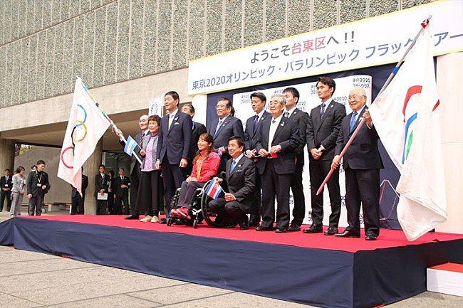 「国分太一「山口達也が自衛隊にスカウトされて…」　銅メダリストにサイン付きラケットをおねだり」1枚目/1