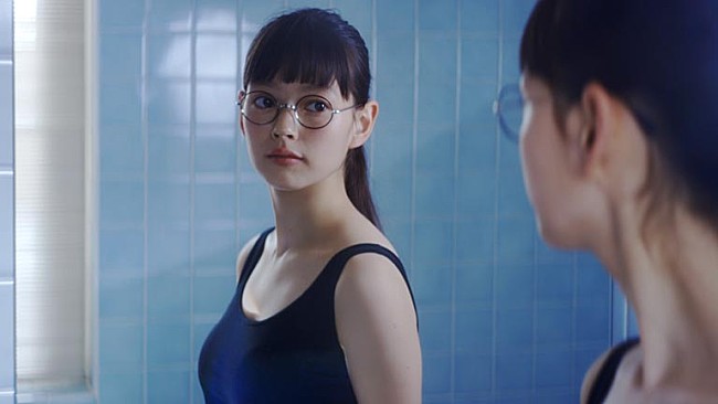 「佐々木希、ブラトップ姿に　「胸もコ－デも美しくキマる」」1枚目/1