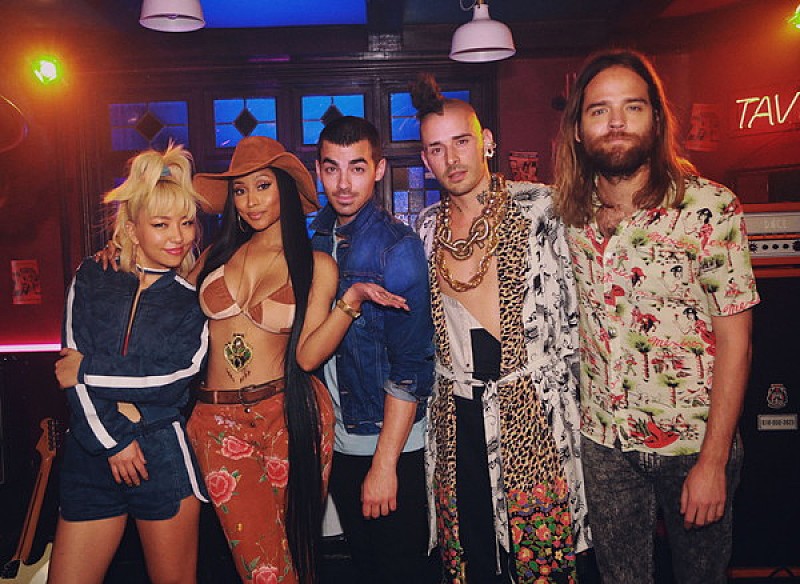 「DNCE、ニッキー・ミナージュ参加の新たなパーティー・チューンをリリース」1枚目/2