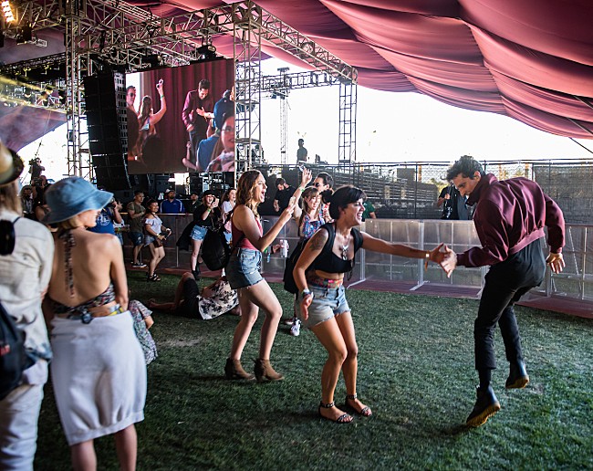 「Francis and the Lights (Photo: Charles Reagan Hackleman / Courtesy of Coachella)
」13枚目/38