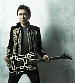 「布袋寅泰の最新ライブDVDより、「8 BEATのシルエット」の映像公開」1枚目/2