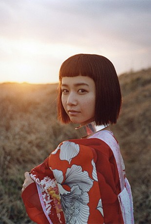 「三戸なつめ、1stアルバム『なつめろ』ダイジェスト映像公開」