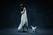「Aimer、吉田羊＆松岡茉優出演のトヨタホーム新CMで中島みゆきの名曲をカヴァー」1枚目/10