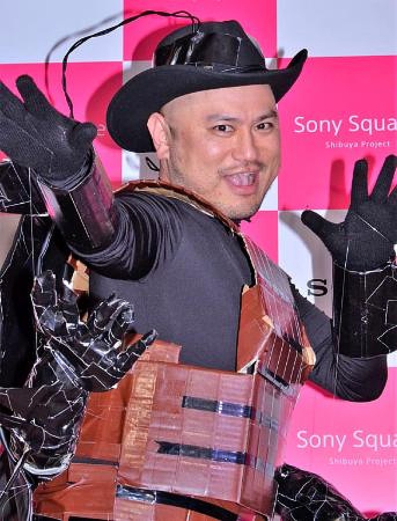 「ハリウッドザコシショウ、レコ-ドデビュ-をさらりと発表 「レコ-ドストアデイ前日祭」が渋谷で開催」1枚目/1