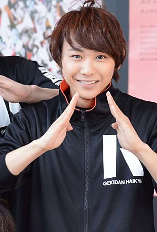 「須賀健太、初のテ－プカットに大はしゃぎ　共演者の好コメントを横取り」